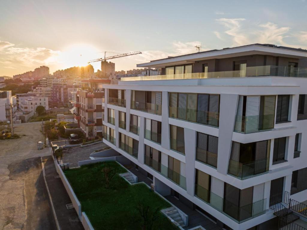 Ledeno More Luxury Apartments สปลิท ภายนอก รูปภาพ