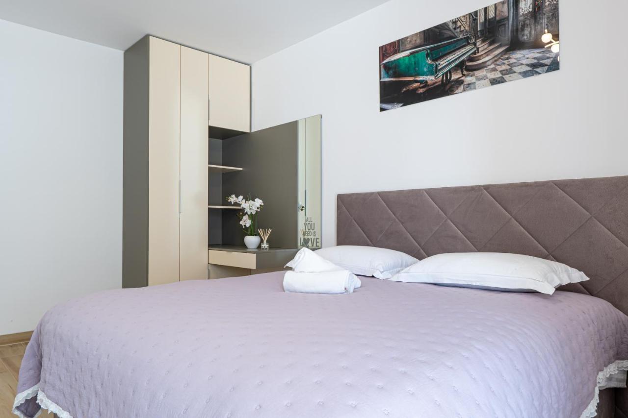 Ledeno More Luxury Apartments สปลิท ภายนอก รูปภาพ