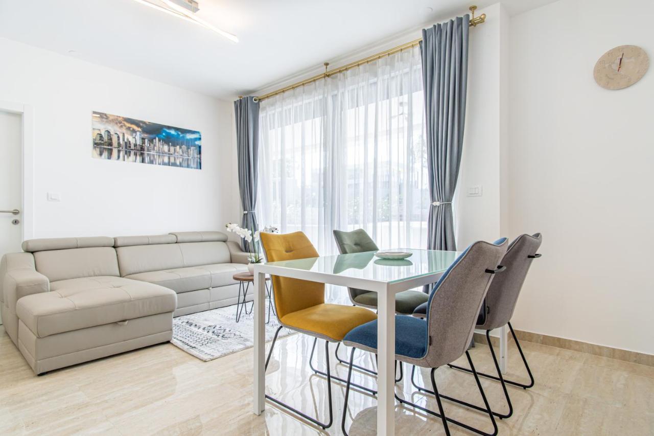 Ledeno More Luxury Apartments สปลิท ภายนอก รูปภาพ